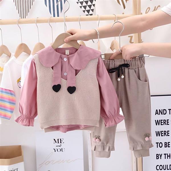 ست سه تیکه شومیز صورتی قلبی و جلیقه بافت کرم و شلوار کتان کرم کد 17860