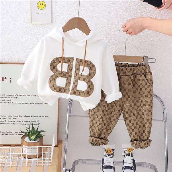 ست هودی سفید طرح BB با شلوار طرحدار گت دار کرم کد 18046