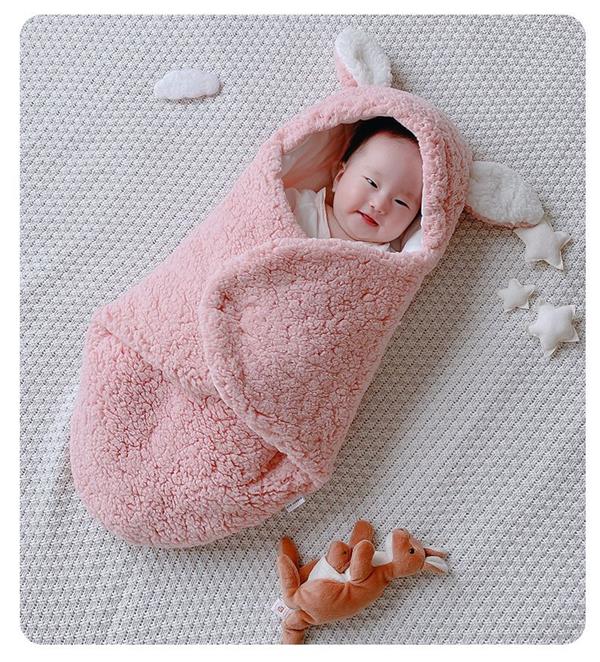 جای خواب پشمی نوزاد رنگ صورتی کد 18726