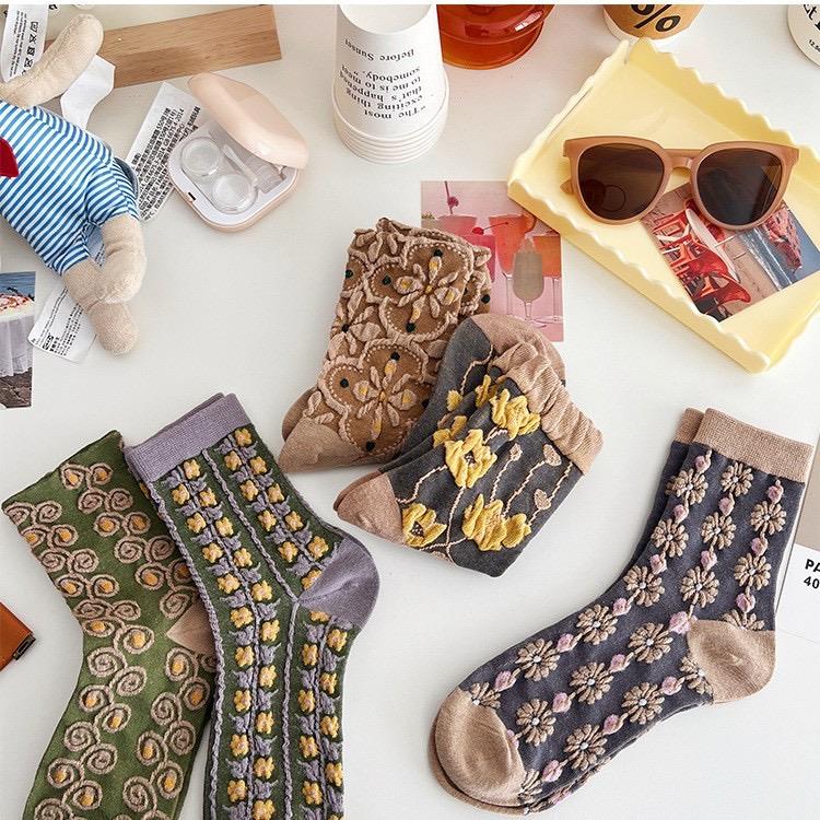 جوراب طرح گل   برجسته سایز 7 تا 15 سال کد 18770