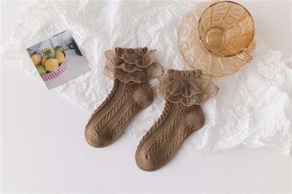 جوراب عروسکی لبه توری چین چین  رنگ قهوه ای کد 18852