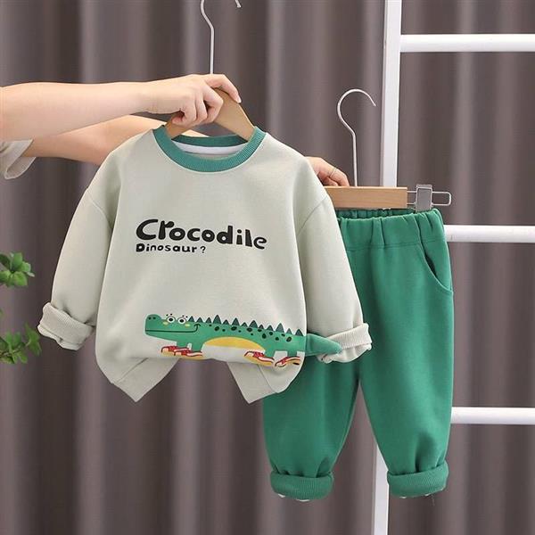 ست دورس طرح کروکدیل رنگ سبز مغزپسته ای با شلوار اسلش سبز کد 18896