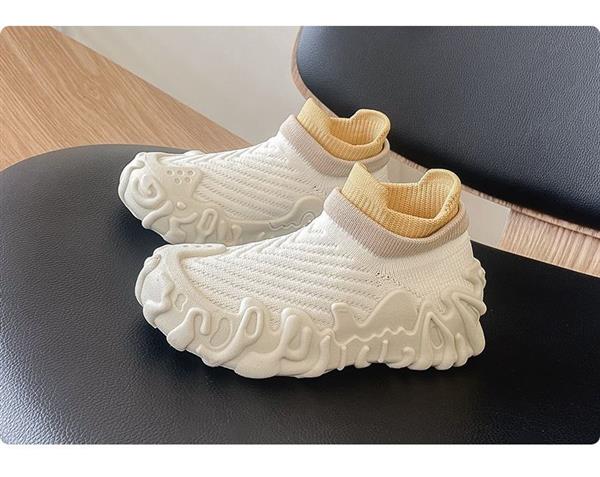 کتونی کشی Fashion لژ خرچنگی Sport  رنگ شیری  با لژ شیری کد 20561
