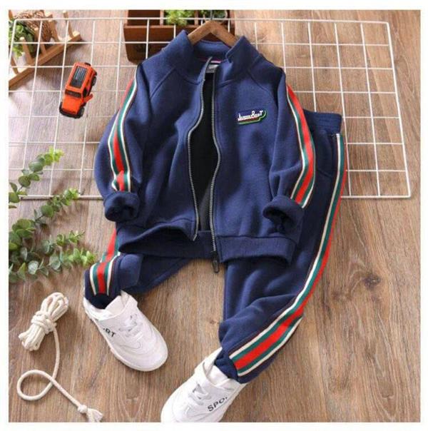 ست سویشرت و شلوار فشن سورمه ای  بغل خطی قرمز کد 20572