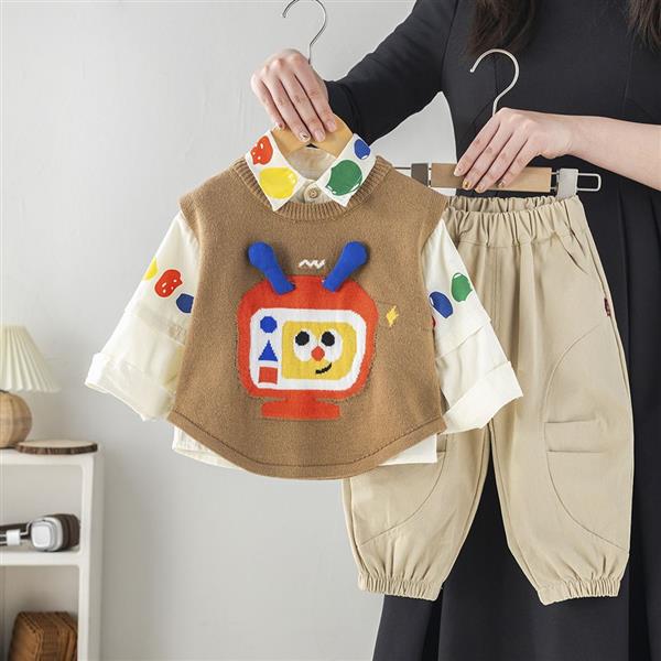 ست سه تیکه شومیز شیری و و جلیقه بافت قهوه  ای و شلوار کتان کرم طرح تلویزیون انتن برجسته کد 20612