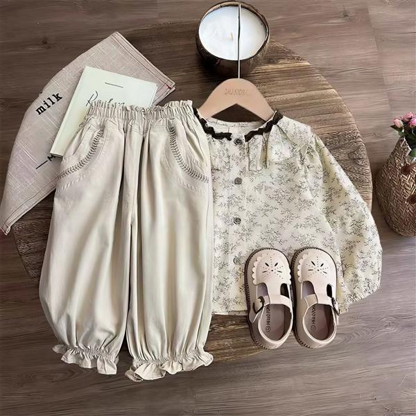 ست عروسکی شومیز نخی گلدار کرم با شلوار کتان گت دار شیری کد 20734