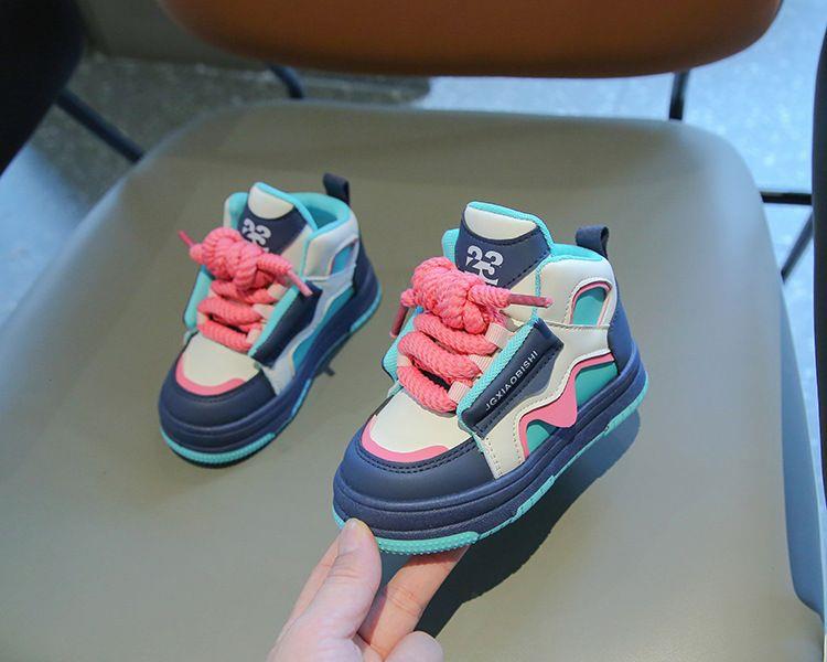 کتونی فشن بندی طرح JGXIAOBISHI رنگبندی سورمه ای و شیری و سبزابی کد 20844