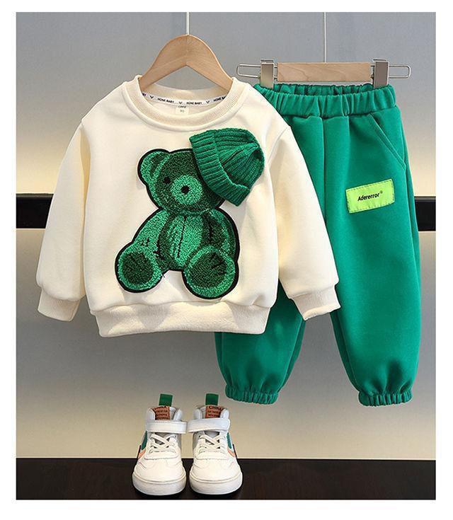 ست دورس شیری خرس پشمی برجسته با شلوار اسلش سبز کد 20857