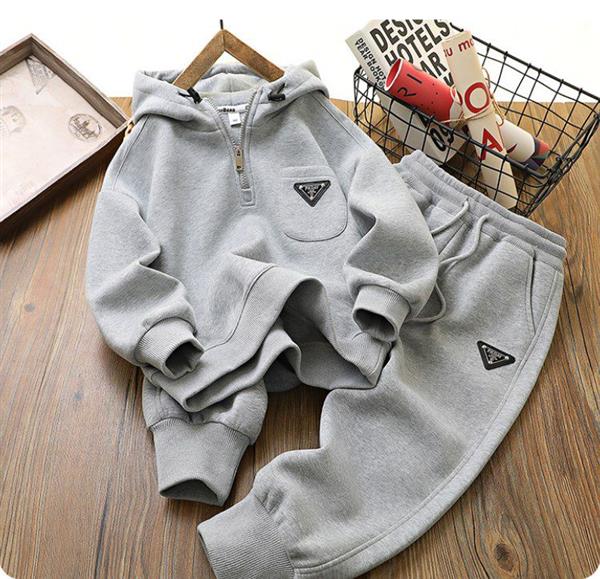 ست هودی و شلوار ضخیم طرح Triangle buckle  رنگ طوسی کد 20871