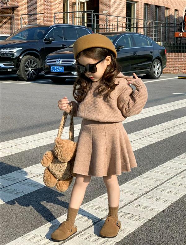 ست بلوز و دامن بافت طرح گیسرنگ کرم کد 20901