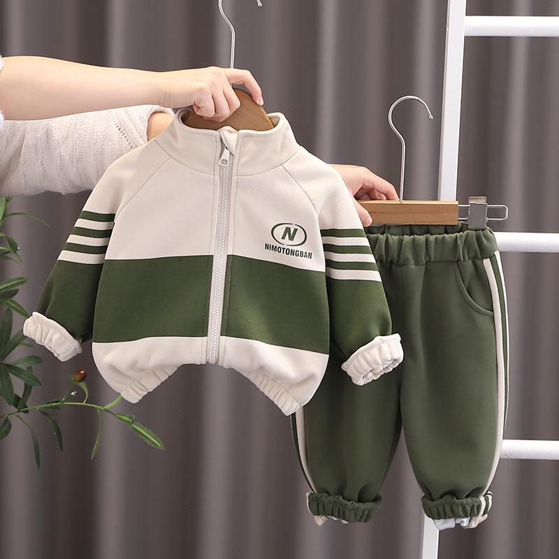 ست سویشرت و شلوار طرح NIMOTOGBAN رنگ کرم و سبز  کد 20961