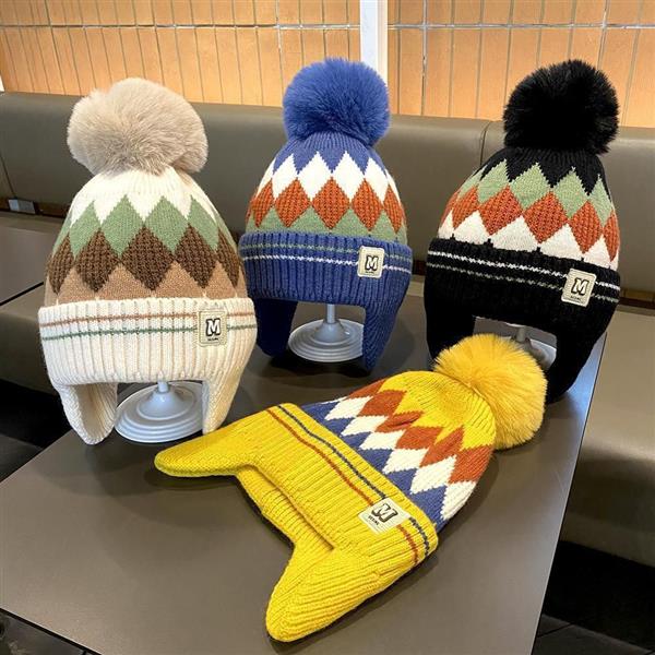 کلاه تک پوم بافت طرح لوزی رنگی کد 20963