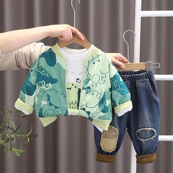 ست سه تیکه سویشرت سبز ضداب و بلوز نخی سفید و شلوار جین ابی گت دار طرح تمساح کد 20980