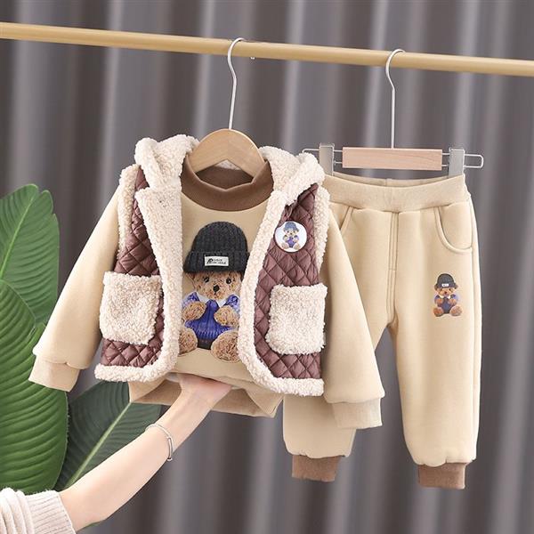 ست سه تیکه ضخیم دورس و شلوار کرم و پافر قهوه ای داخل پشمی طرح خرس گوگولی کد 21052