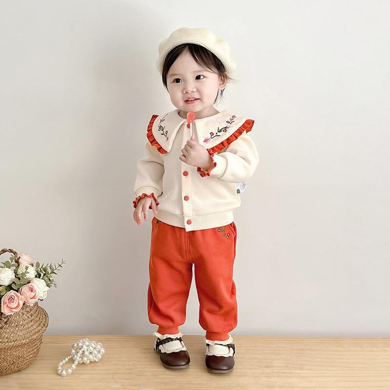 ست شومیز یقه گلدوزی شیری با شلوار اجری پایین کش و چین کد 21071