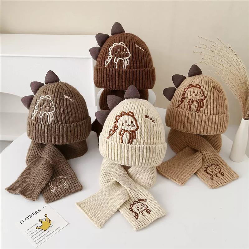 ست شال و کلاه بافت طرح GOOD DINO کد 21237