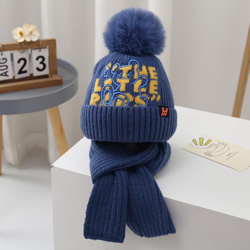 ست شال و کلاه بافت تک پوم طرح خرگوش چشم ضربدری کد 21241