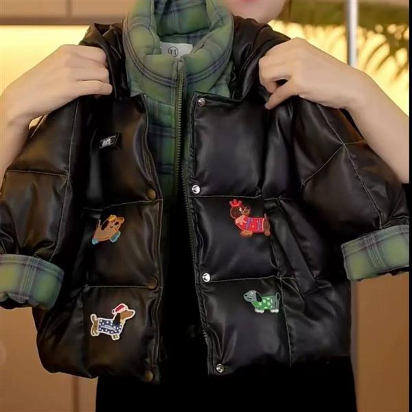 کاپشن کلاهدار ضداب طرح هاپو رنگ مشکی و سبز کد 21266