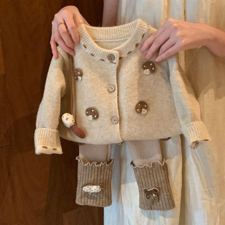 ست ژاکت و لگ بافت طرح قارچ برجسته رنگ کرم کد 21420