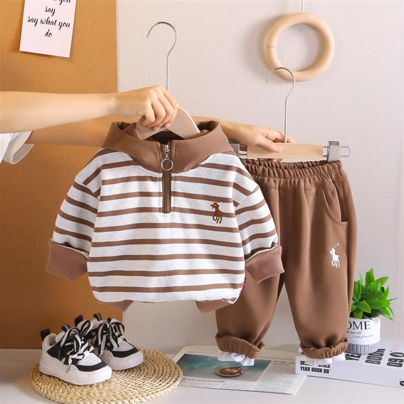 ست هودی  راه راه و شلوار اسلش طرح HORSE رنگ طوسی و قهوه ای کد 21458