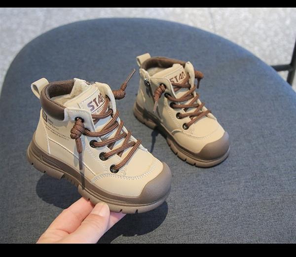 بوت چرم ضداب بندی داخل کرکی طرح STAR رنگ کرم و قهوه ای کد 21492