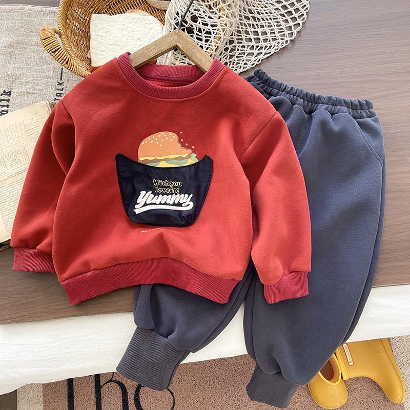 ست دورس زرشکی و شلوار اسلش گت دار داخل کرکی طرح hamburger کد 21504