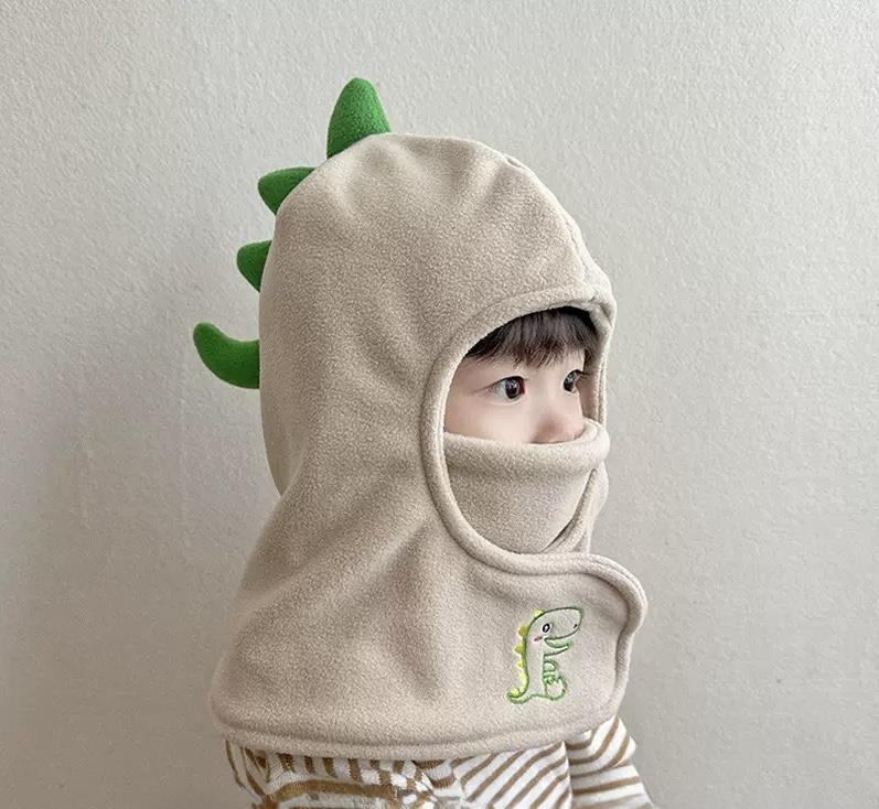 کلاه گردن گیر با ماسک ( جداشونده ) طرح دایناسور شاخ برجسته کد 21563