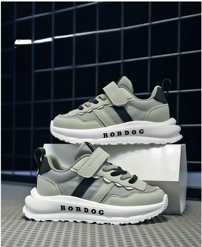 کتونی چسبی طرح بند BOBDOG بغل دو خط اریب رنگ سبز کد 21610