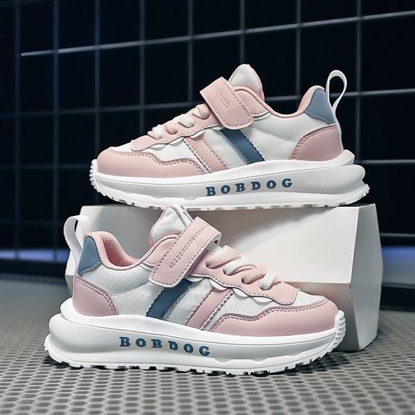 کتونی چسبی طرح بند BOBDOG بغل دو خط اریب رنگ طوسی و صورتی کد 21611