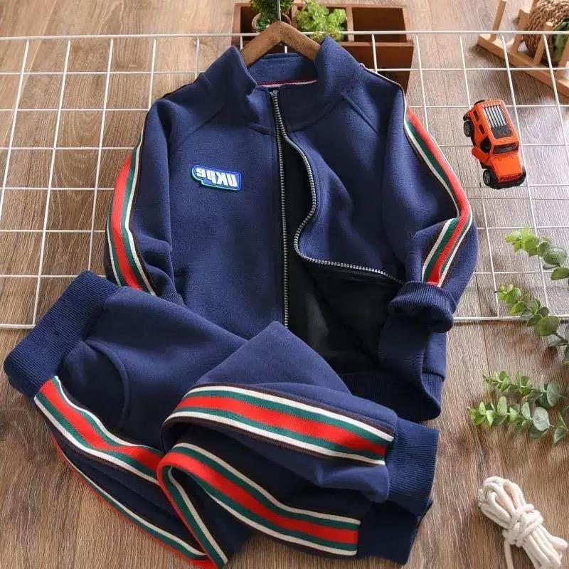 ست سویشرت و شلوار فشن اسپرت طرح UKPE رنگ سورمه ای کد 21647