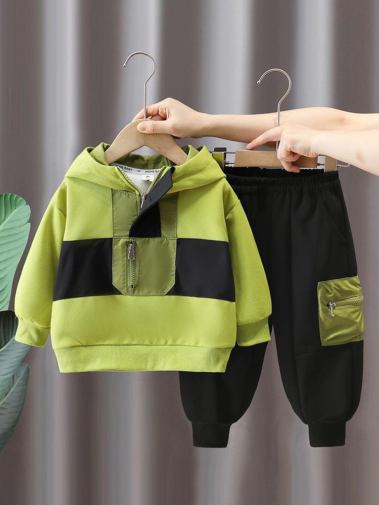 ست هودی سبز وسط زیپ با شلوار اسلش گت دار مشکی کد 21659